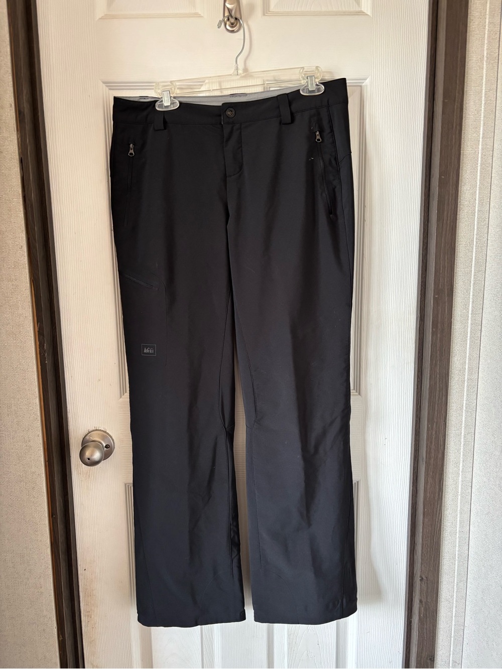 REI Men's Black Cargo Snow Pants